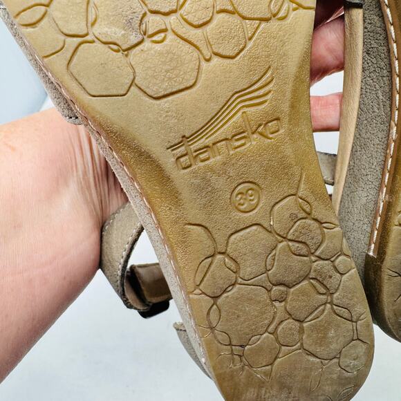 Dansko Taupe Leather Buckle Strap Wedge‎ Sandals Size 39 Comfort Classic Basic - Picture 12 of 14